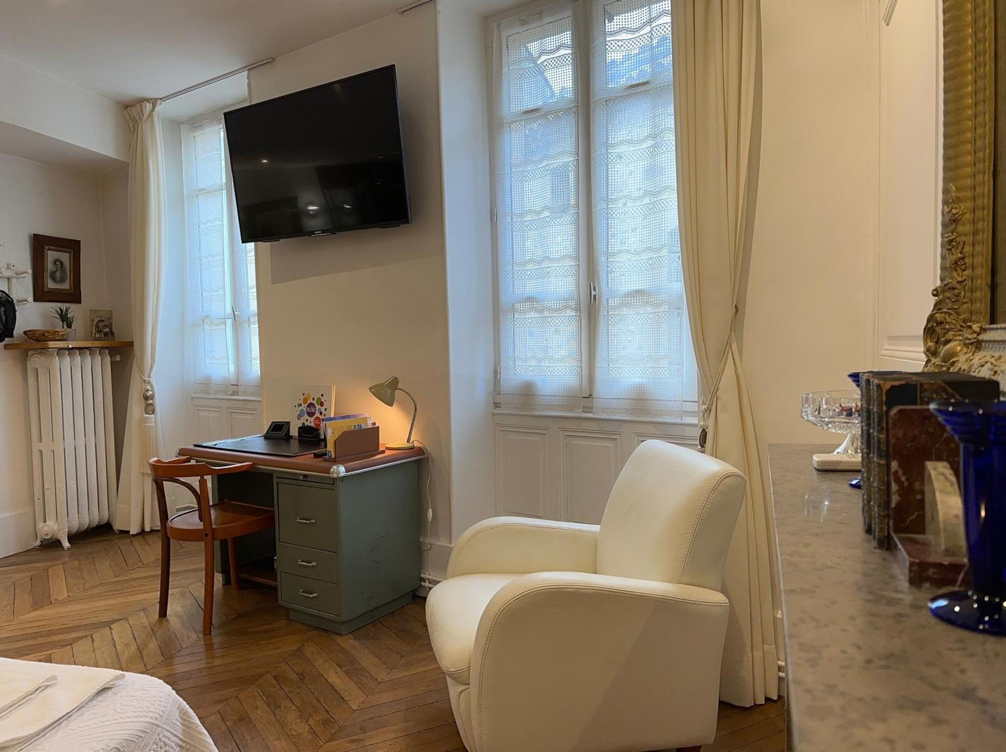 Chambre De Charme Au Coeur Du Vieux Valence - Confort & Calme Esterno foto